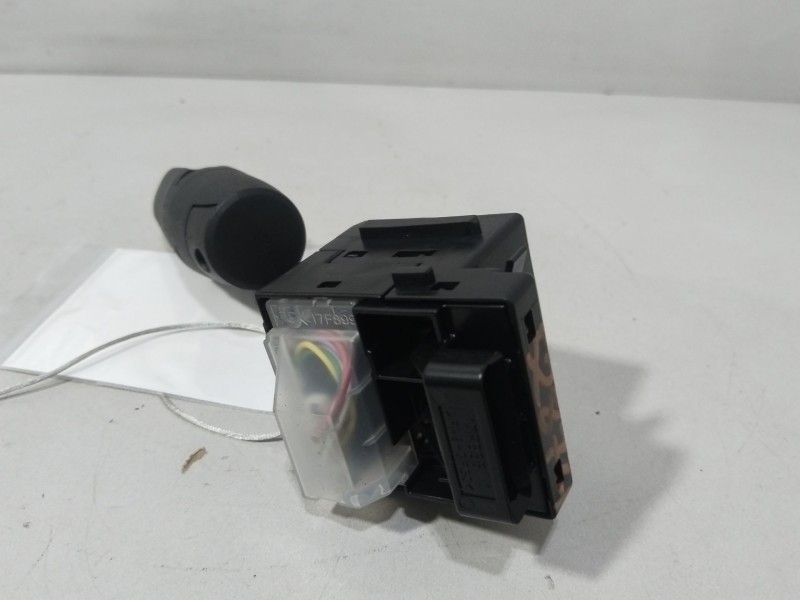 Recambio de mando limpia para mazda 3 (bm, bn) 2.2 d referencia OEM IAM 17F8991  