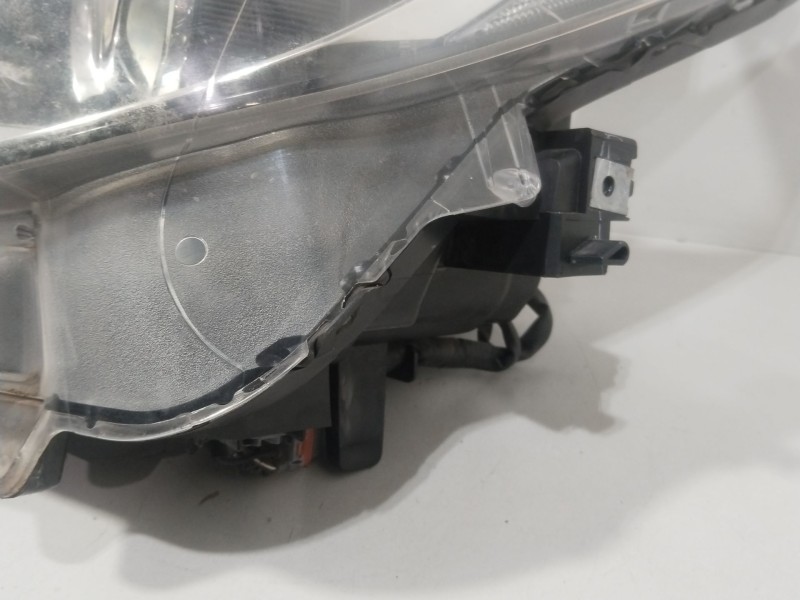 Recambio de faro izquierdo para mazda 3 (bm, bn) 2.2 d referencia OEM IAM BHR1510L0A  