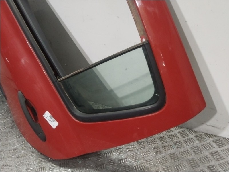 Recambio de puerta trasera izquierda para renault clio iii pack dynamique referencia OEM IAM   
