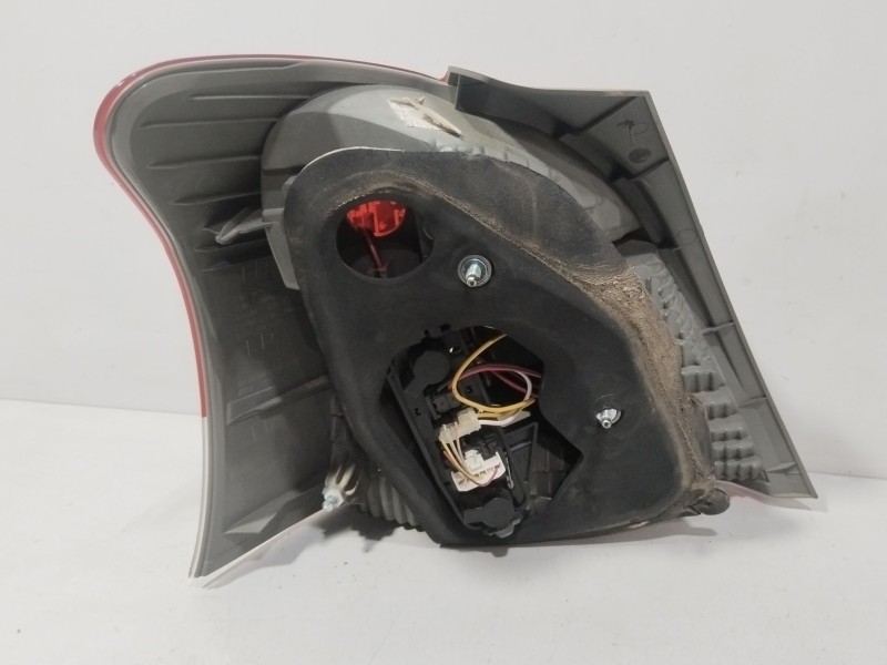 Recambio de piloto trasero derecho para toyota yaris (_p9_) 1.0 vvt-i (ksp90_) referencia OEM IAM 815510D110  