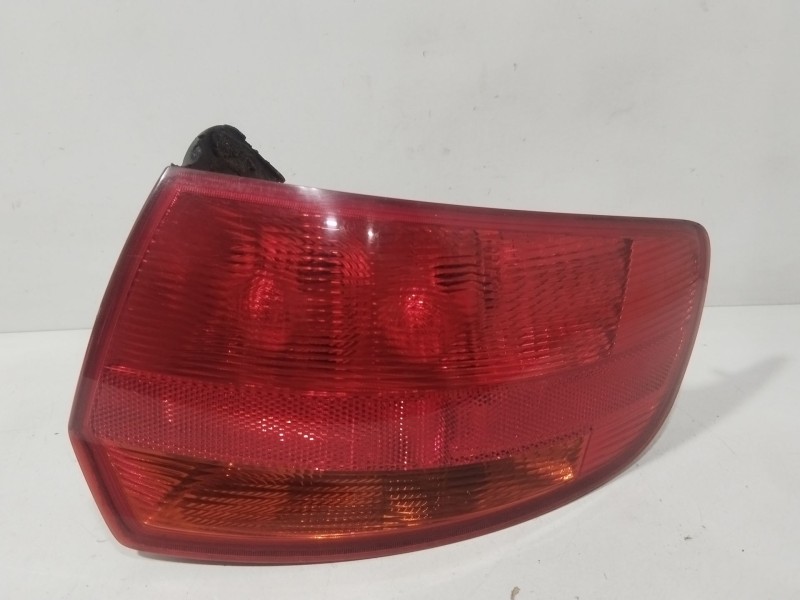 Recambio de piloto trasero derecho para audi a3 sportback (8pa) 1.6 fsi referencia OEM IAM 8P4945096  