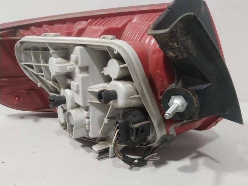 Recambio de piloto trasero derecho para audi a3 sportback (8pa) 1.6 fsi referencia OEM IAM 8P4945096  