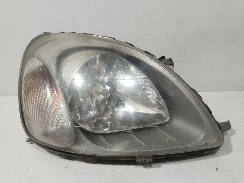 Recambio de faro derecho para toyota yaris (_p1_) 1.3 (ncp10_, scp12_) referencia OEM IAM 8111052021  