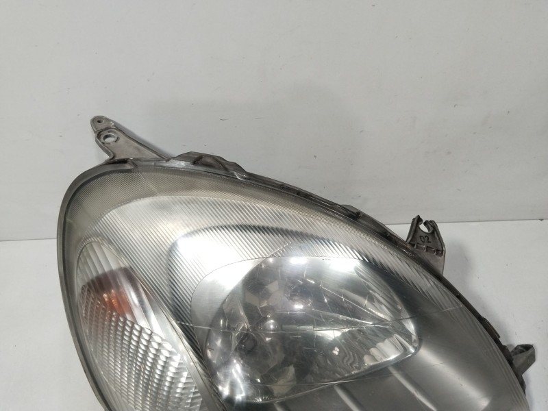 Recambio de faro derecho para toyota yaris (_p1_) 1.3 (ncp10_, scp12_) referencia OEM IAM 8111052021  