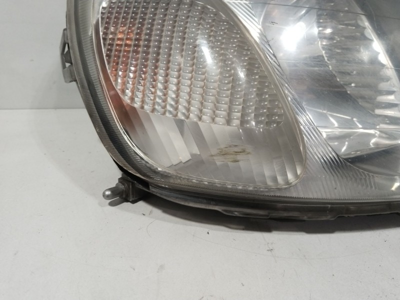 Recambio de faro derecho para toyota yaris (_p1_) 1.3 (ncp10_, scp12_) referencia OEM IAM 8111052021  
