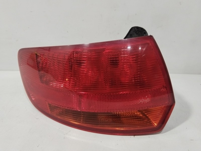 Recambio de piloto trasero izquierdo para audi a3 sportback (8pa) 1.6 fsi referencia OEM IAM 8P4945095  