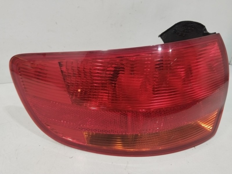 Recambio de piloto trasero izquierdo para audi a3 sportback (8pa) 1.6 fsi referencia OEM IAM 8P4945095  