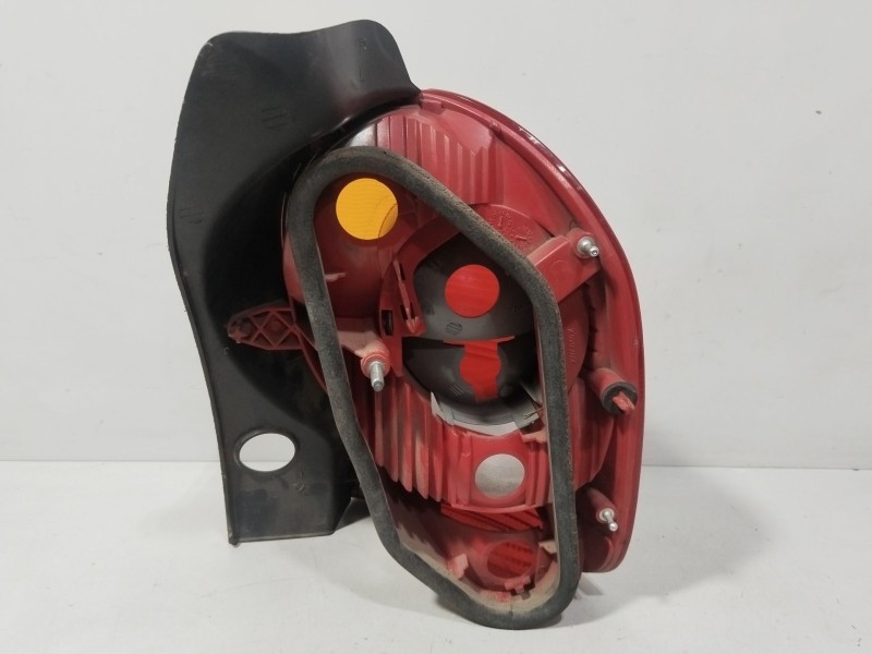 Recambio de piloto trasero izquierdo para renault modus confort expression referencia OEM IAM 8200538786  