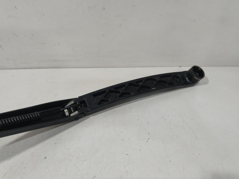 Recambio de brazo limpia delantero derecho para hyundai i30 (gd) 1.4 crdi referencia OEM IAM 98320A5000  