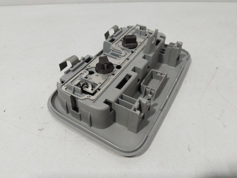 Recambio de luz interior central para toyota yaris (_p9_) 1.0 vvt-i (ksp90_) referencia OEM IAM 812600D030  