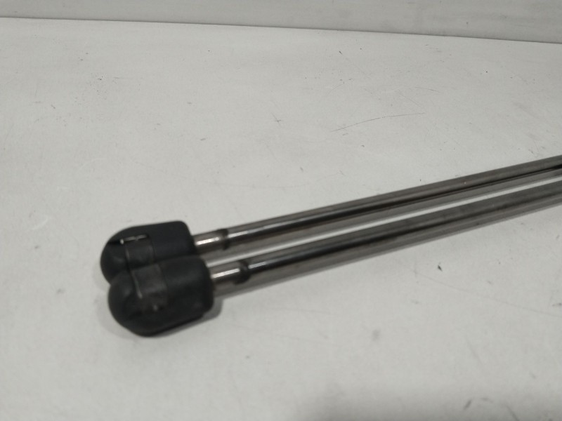 Recambio de amortiguadores maletero / porton para audi a2 (8z) 1.4 referencia OEM IAM 8Z0827552B  