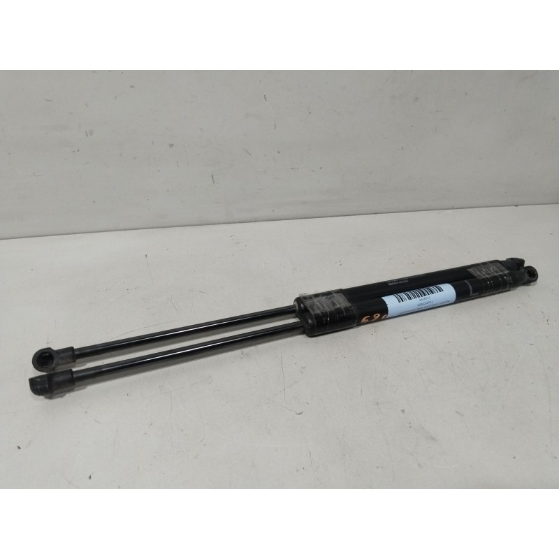 Recambio de amortiguadores maletero / porton para toyota yaris (_p9_) 1.0 vvt-i (ksp90_) referencia OEM IAM 689600D012  