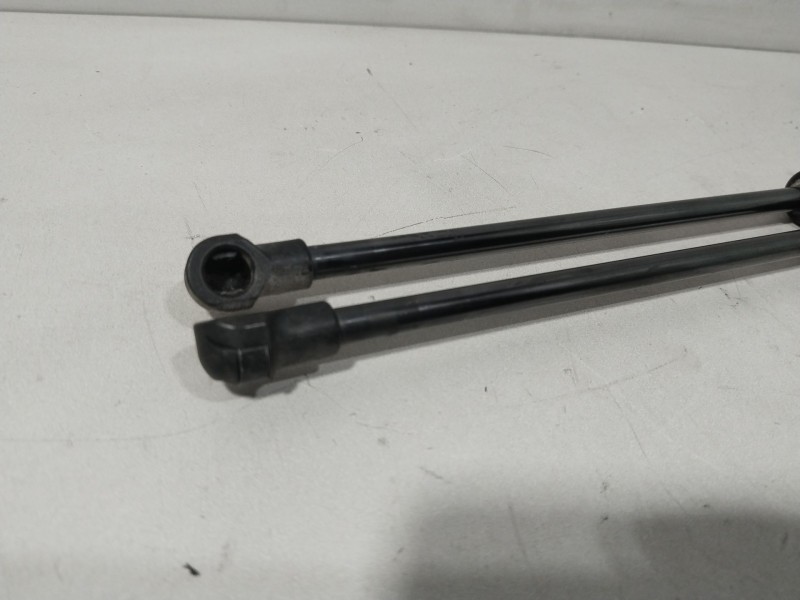 Recambio de amortiguadores maletero / porton para toyota yaris (_p9_) 1.0 vvt-i (ksp90_) referencia OEM IAM 689600D012  