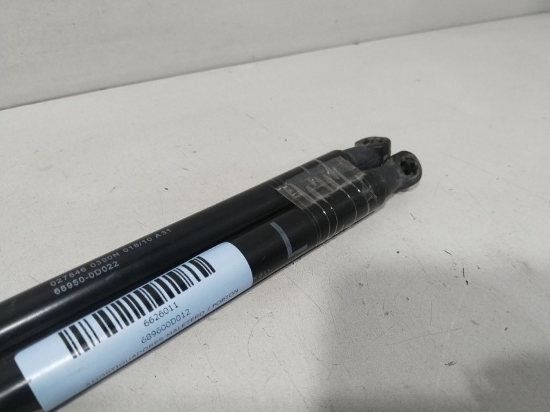 Recambio de amortiguadores maletero / porton para toyota yaris (_p9_) 1.0 vvt-i (ksp90_) referencia OEM IAM 689600D012  