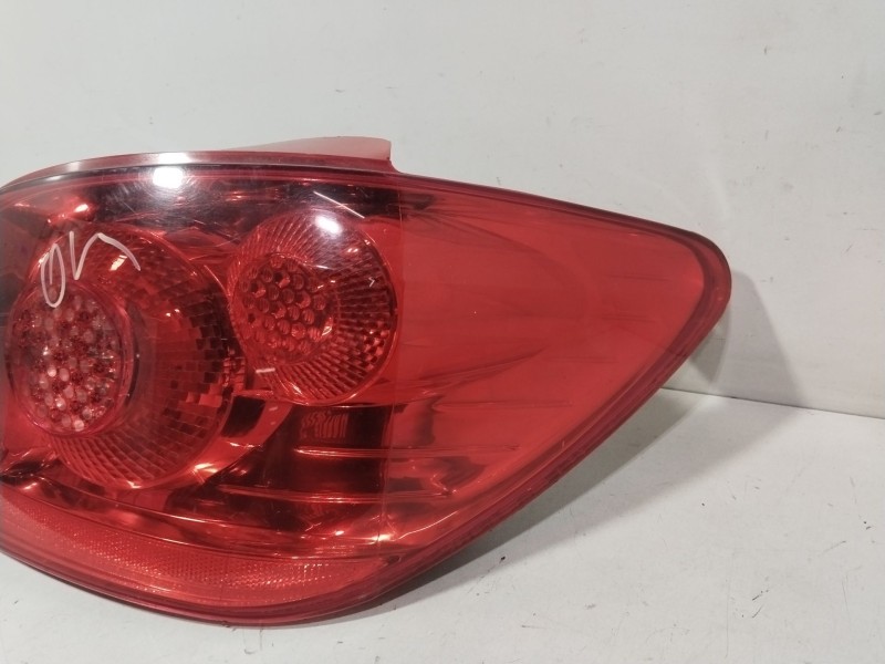 Recambio de piloto trasero derecho para peugeot 307 (3a/c) 1.6 16v referencia OEM IAM 557674B  