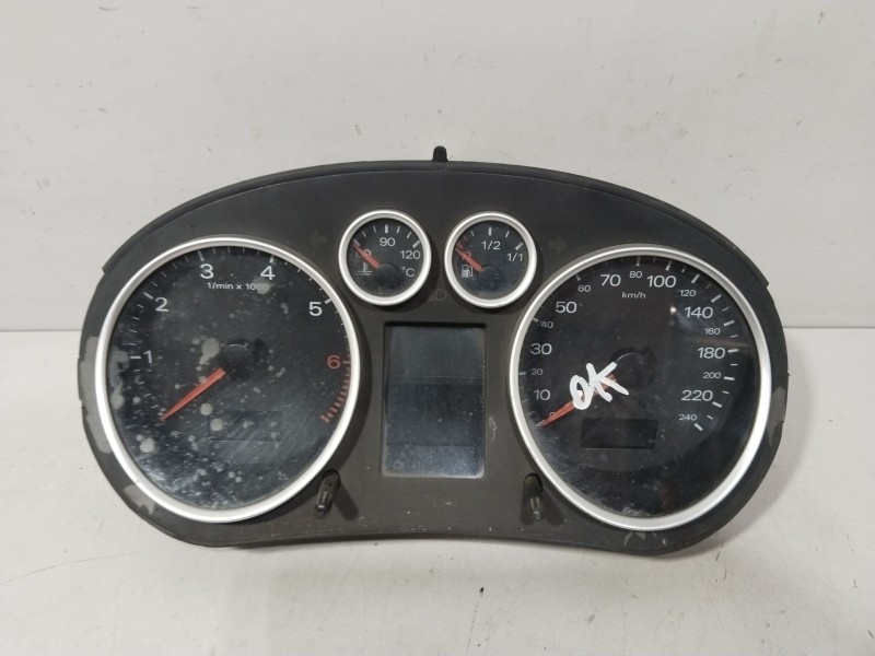 Recambio de cuadro instrumentos para audi a2 (8z) 1.4 referencia OEM IAM 8Z0920900G  