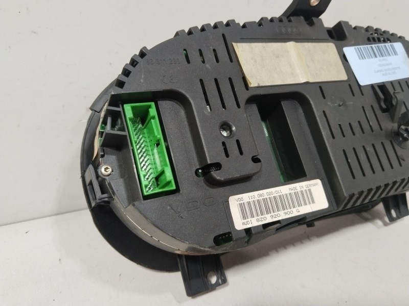 Recambio de cuadro instrumentos para audi a2 (8z) 1.4 referencia OEM IAM 8Z0920900G  
