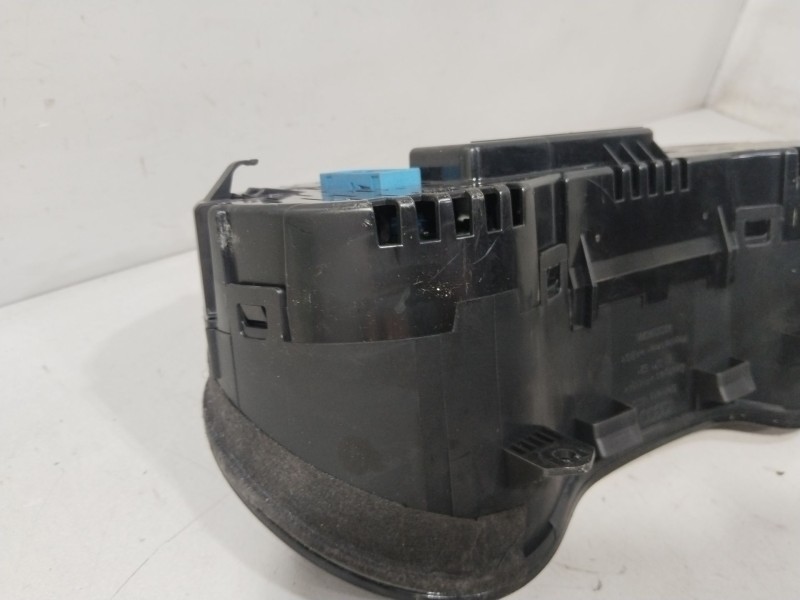 Recambio de cuadro instrumentos para audi a3 sportback (8pa) 2.0 tdi 16v referencia OEM IAM 8P0920930R  