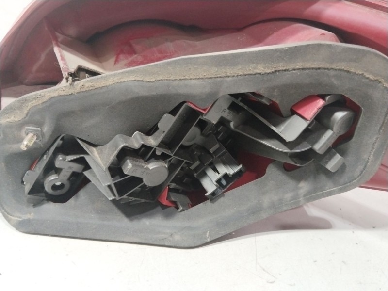 Recambio de piloto trasero izquierdo para peugeot 307 (3a/c) 1.6 16v referencia OEM IAM 557676B  