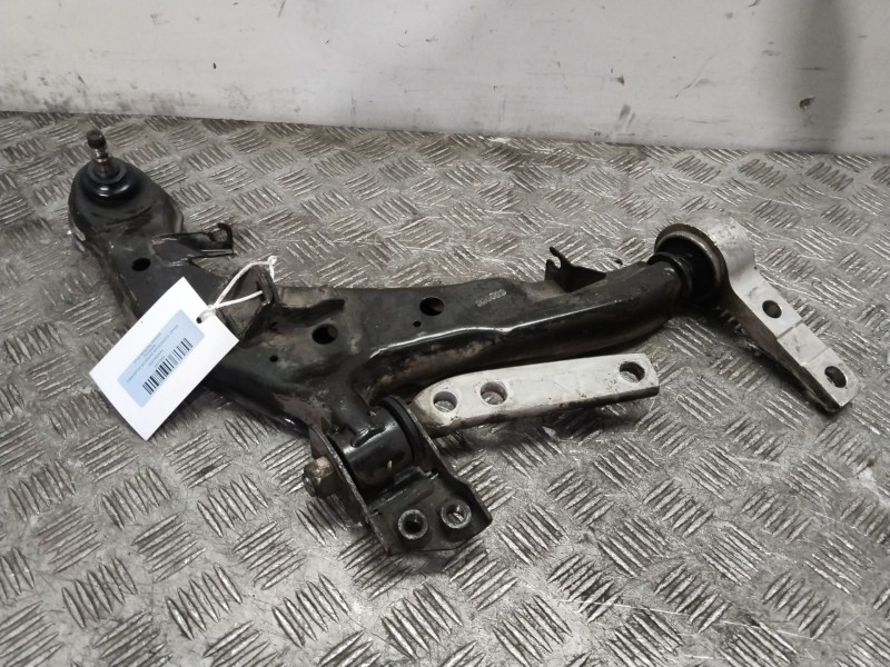 Recambio de brazo suspension inferior delantero derecho para nissan primera (p12) 1.8 referencia OEM IAM 54500AV600  