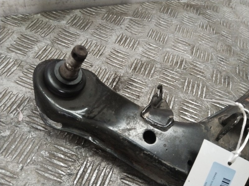 Recambio de brazo suspension inferior delantero derecho para nissan primera (p12) 1.8 referencia OEM IAM 54500AV600  