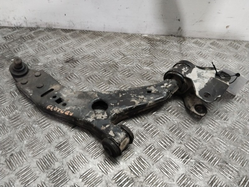 Recambio de brazo suspension inferior delantero derecho para ford transit connect monospace 1.5 tdci referencia OEM IAM 2418669 
