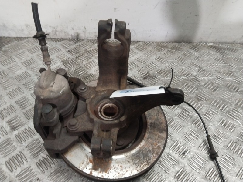 Recambio de mangueta delantera derecha para mazda 2 (dy) 1.6 referencia OEM IAM 2S613K170  