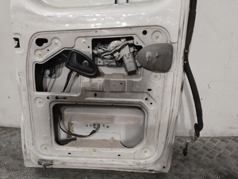 Recambio de puerta trasera izquierda para nissan primastar furgoneta (x83) 2.0 dci 115 referencia OEM IAM K010000QAA  