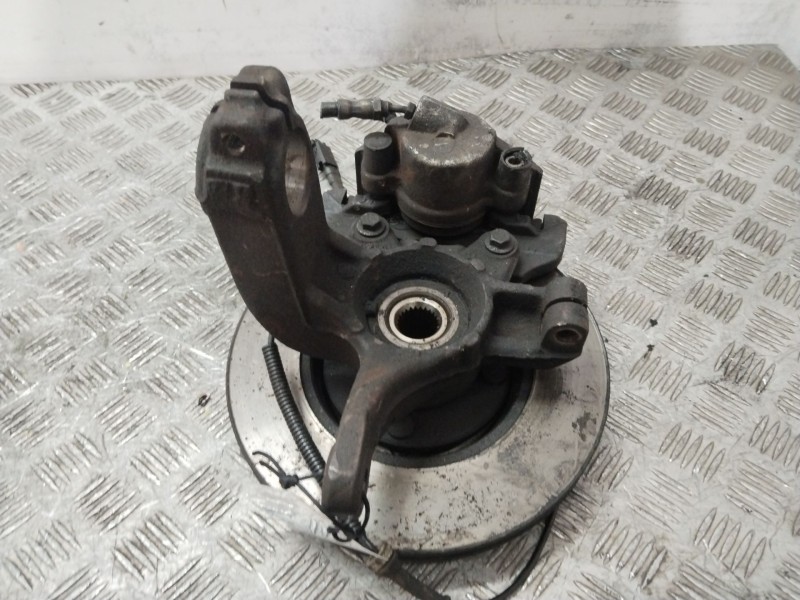 Recambio de mangueta delantera izquierda para mazda 2 (dy) 1.4 cd referencia OEM IAM 2S613K171  