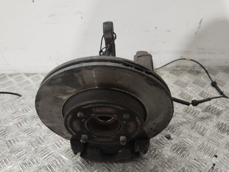 Recambio de mangueta delantera derecha para mazda 2 (dy) 1.4 cd referencia OEM IAM 2S613K170  