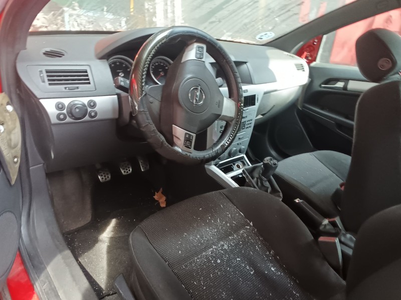 opel astra h gtc (a04) del año 2007