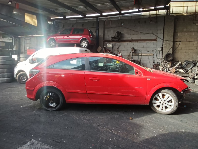 opel astra h gtc (a04) del año 2007