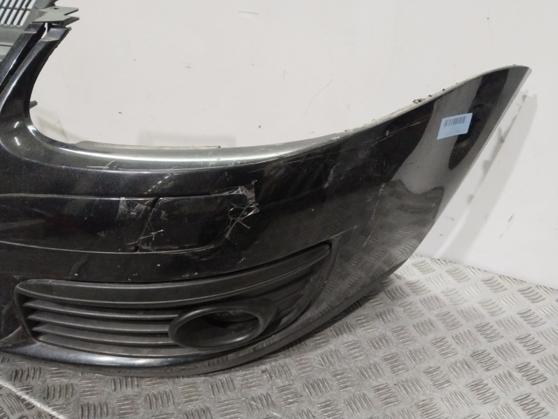 Recambio de paragolpes delantero para volkswagen golf v (1k1) 1.4 tsi referencia OEM IAM 1K0807217R NEGRO NEGRO