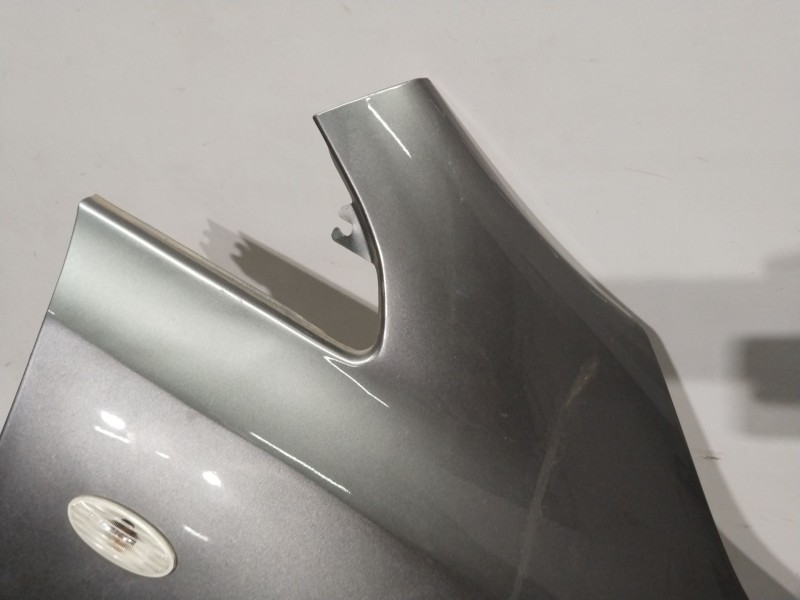 Recambio de aleta delantera derecha para nissan leaf (ze0) electric referencia OEM IAM F31003NAAA  