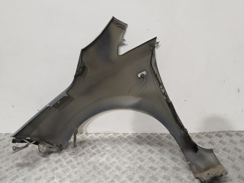 Recambio de aleta delantera derecha para nissan leaf (ze0) electric referencia OEM IAM F31003NAAA  