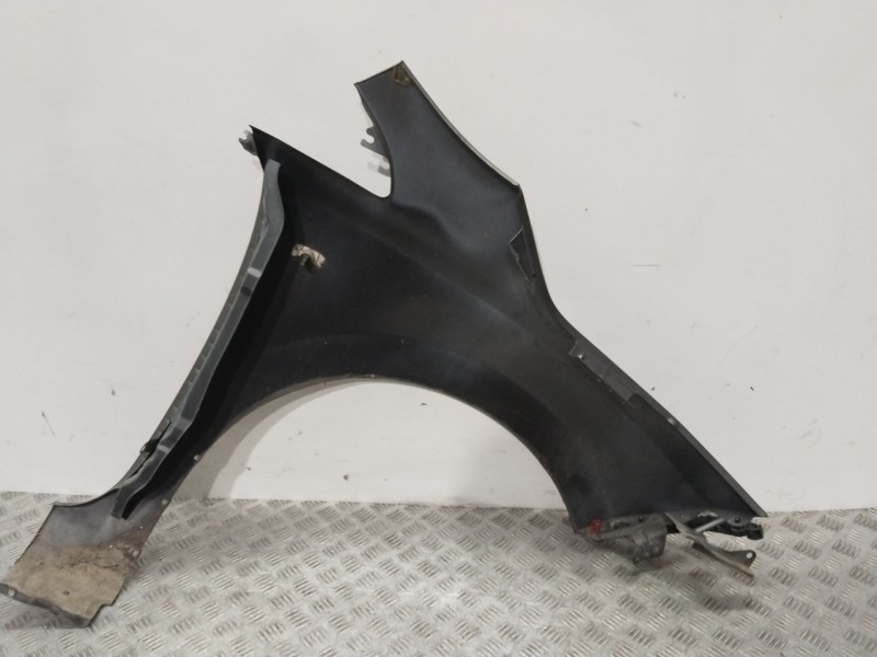 Recambio de aleta delantera izquierda para nissan leaf (ze0) electric referencia OEM IAM F31013NAAA  