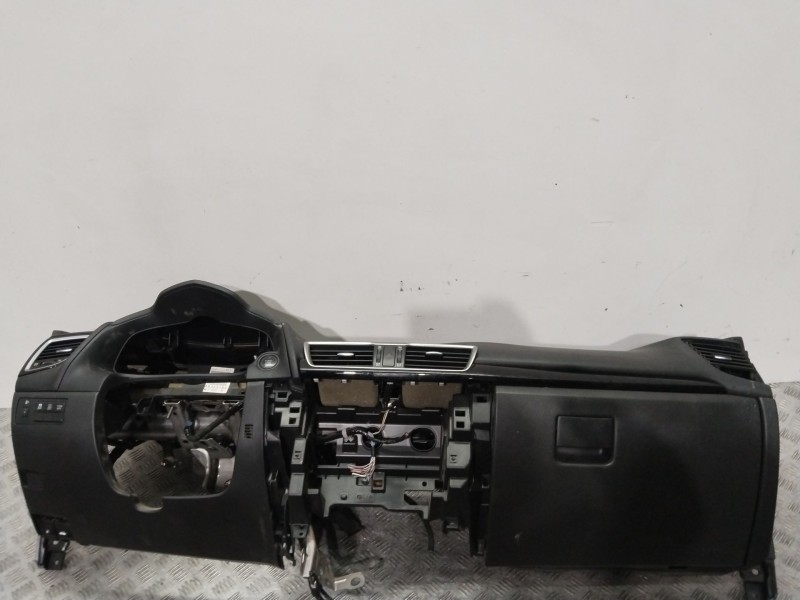 Recambio de salpicadero para mazda 3 (bm, bn) 2.2 d referencia OEM IAM BHN16035002  