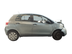 toyota yaris (_p9_) del año 2010