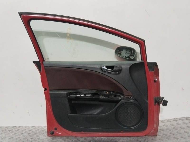 Recambio de puerta delantera izquierda para seat leon (1p1) 2.0 tdi 16v referencia OEM IAM 1P0831055A  