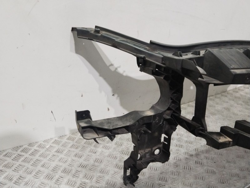 Recambio de panel frontal para renault grand scénic ii (jm0/1_) 1.6 referencia OEM IAM 8200589928  