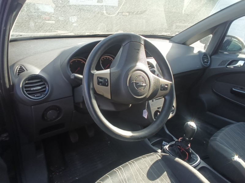 opel corsa d (s07) del año 2006