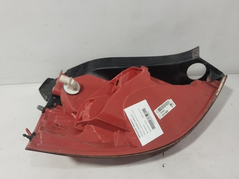 Recambio de piloto trasero derecho para renault megane ii berlina 3p emotion referencia OEM IAM 8200413216  