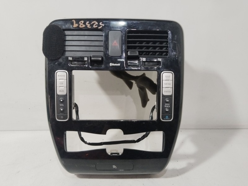 Recambio de aireador central derecho para nissan leaf (ze0) electric referencia OEM IAM 682603NL0A  