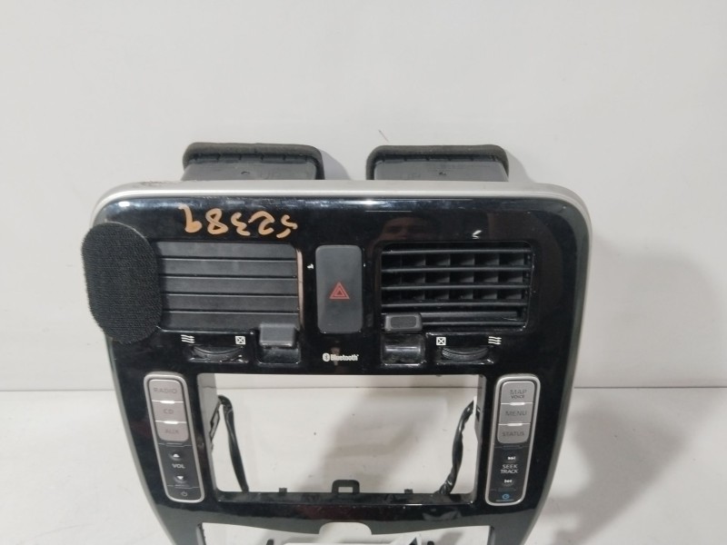 Recambio de aireador central derecho para nissan leaf (ze0) electric referencia OEM IAM 682603NL0A  