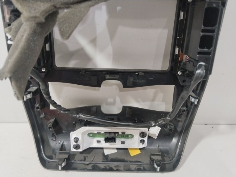 Recambio de aireador central derecho para nissan leaf (ze0) electric referencia OEM IAM 682603NL0A  