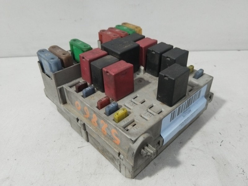 Recambio de caja reles / fusibles para fiat stilo (192_) 1.9 jtd (192_xe1a) referencia OEM IAM 51773289  