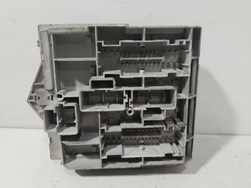 Recambio de caja reles / fusibles para fiat stilo (192_) 1.9 jtd (192_xe1a) referencia OEM IAM 51773289  
