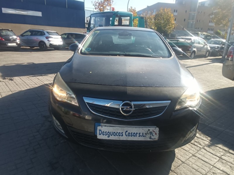 opel astra h gtc (a04) del año 2010