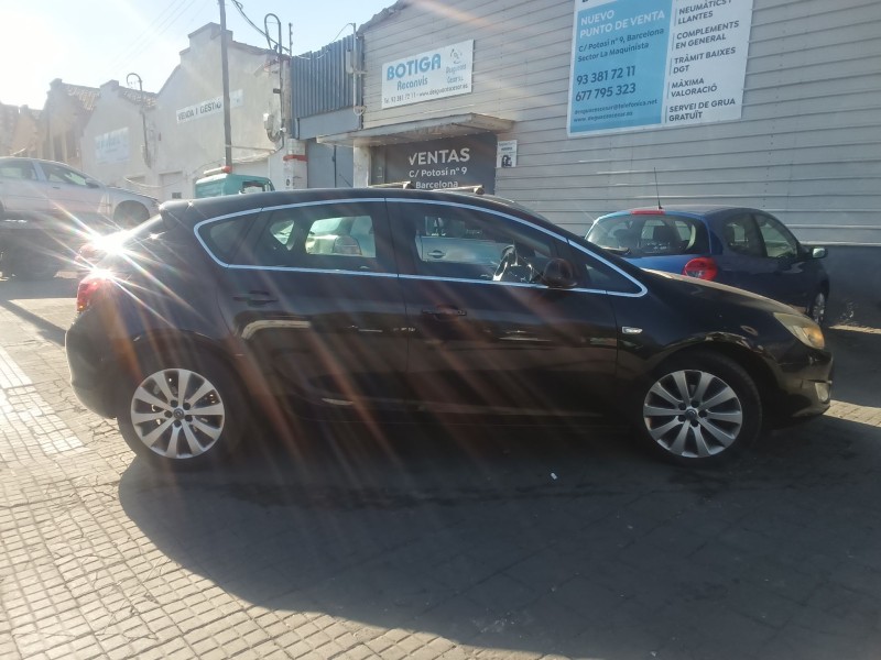 opel astra h gtc (a04) del año 2010