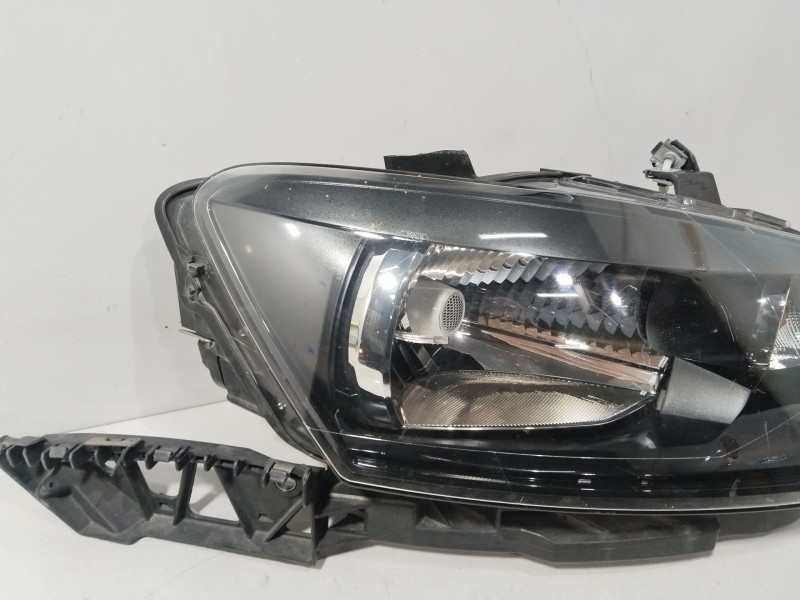 Recambio de faro derecho para volkswagen polo v (6r1, 6c1) 1.4 (6r1) referencia OEM IAM 6R1941016C  